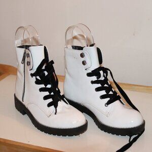 White Pleather Combat Boots Black Laces Us 6
